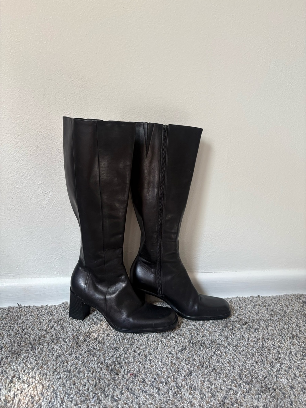 Gianni Bini black leather knee high boots